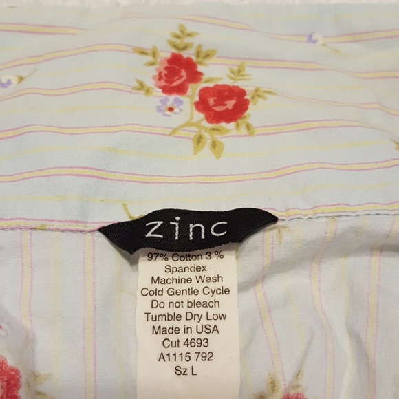 Capped shoulder button up blouse - Picture 3 of 3